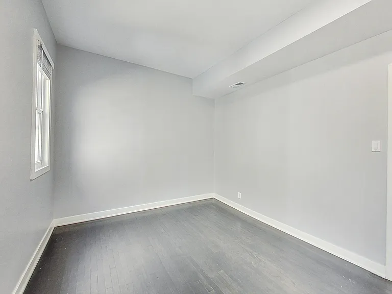 2037 N Spaulding Ave #2 — Photo 36