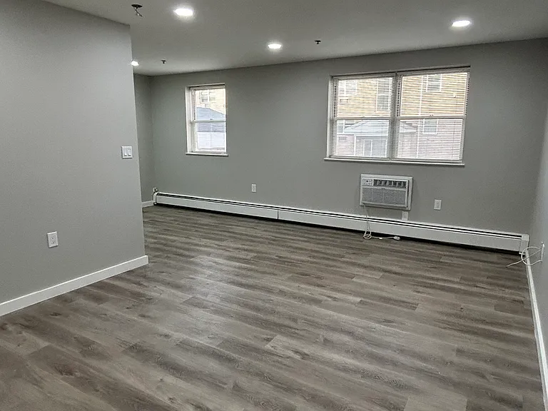 Austin Manor Apartments — Photo 29