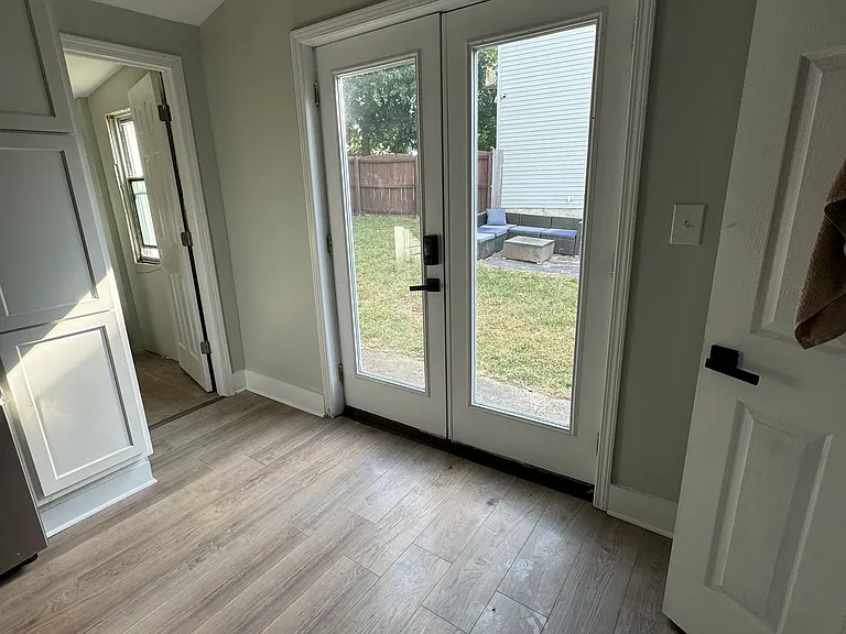 1842 Mills Ave — Photo 9