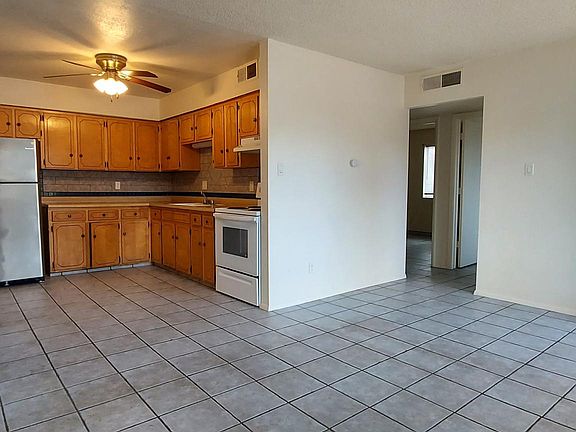 4th image of 2706 E Idaho Ave APT 2