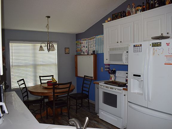 4th image of 1317 Manning Way