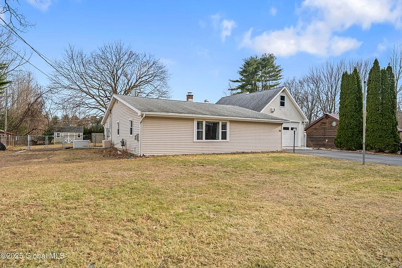 2nd image of 26 Cottage Lane
