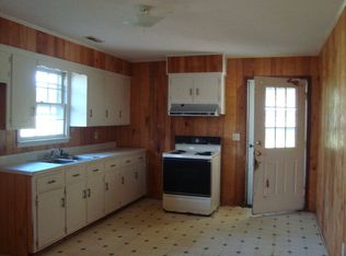 216 Brunson St, Manning, SC 29102