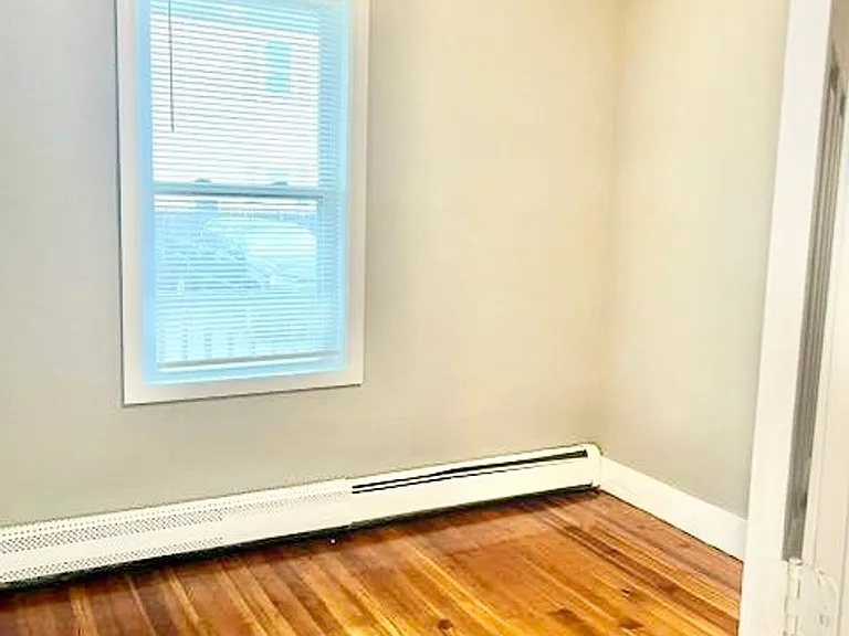 22-24 Lawn Ave #1R — Photo 17