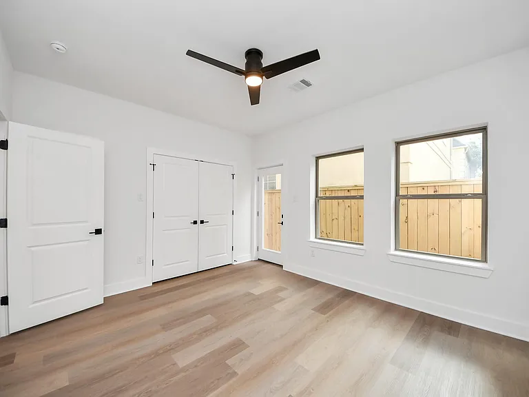 5630 Dolores St — Photo 8
