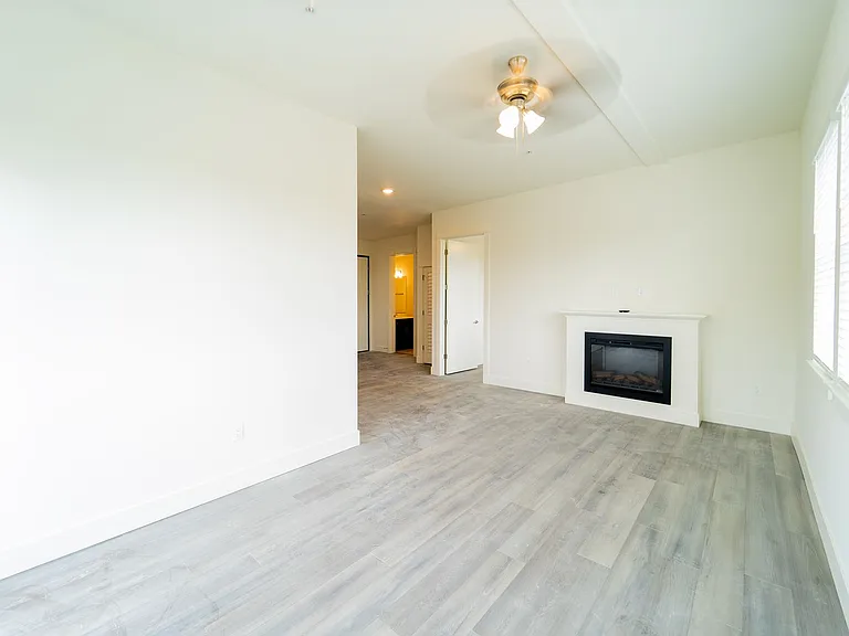Janie Apartments — Photo 42