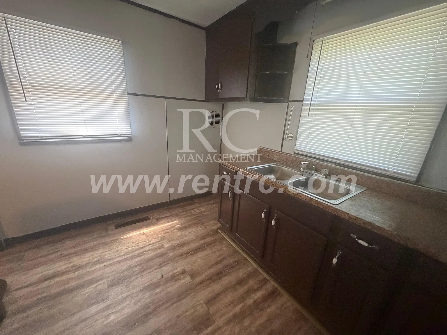3 bed, 1150 sqft, $875 — Photo 2