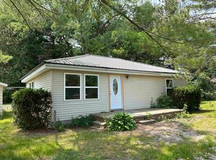 699 N Nine Mile Rd, Sanford, MI 48657