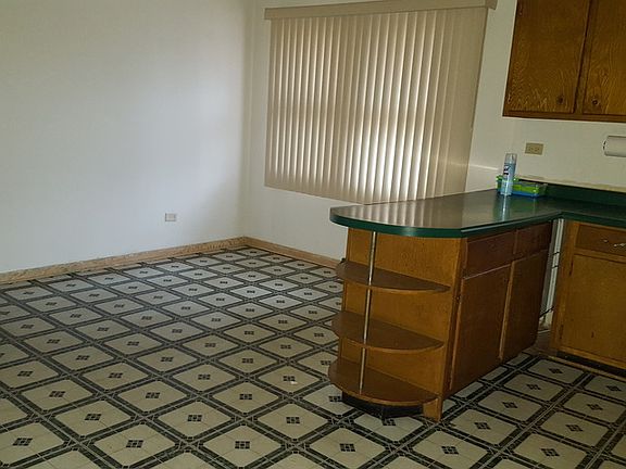 4th image of 3916 Wilcox Ave