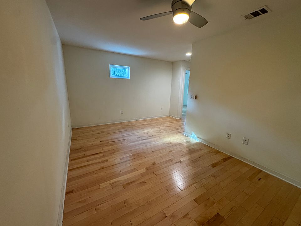 Bonus upstairs loft/living area