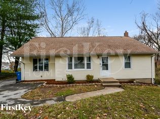 5415 Parker Rd, Florissant, MO 63033