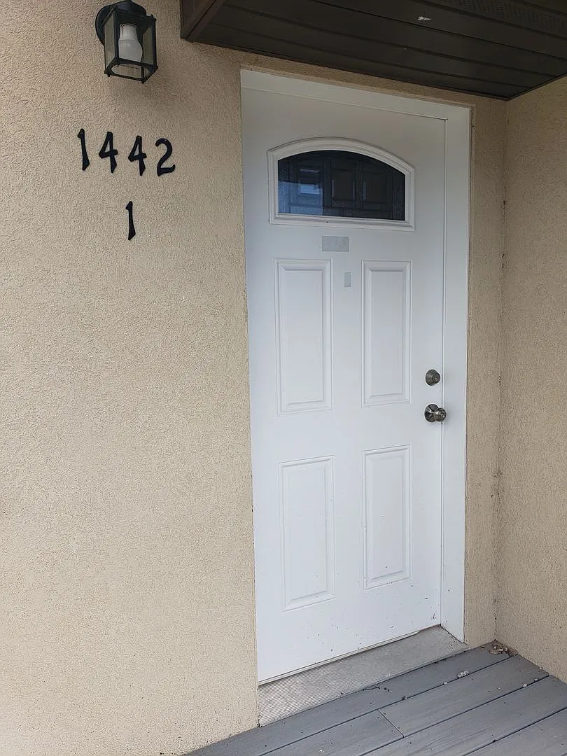 University Manor-New — Photo 3