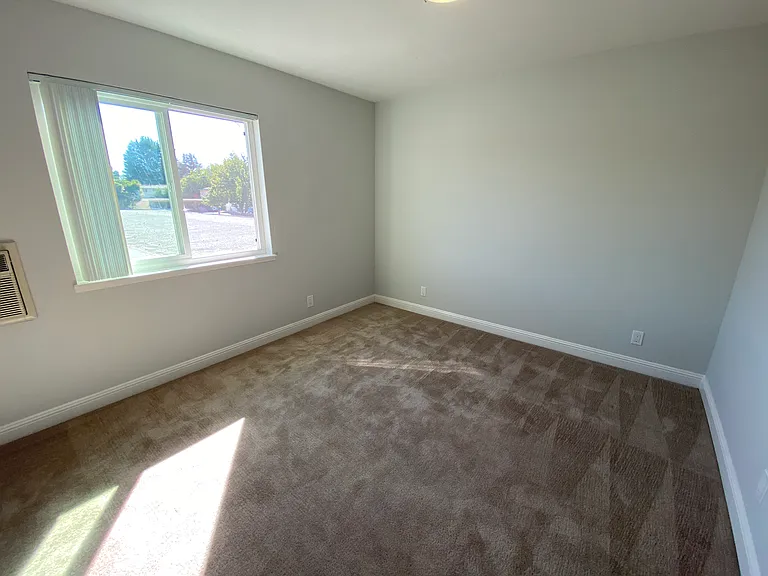Maude Gardens — Photo 12
