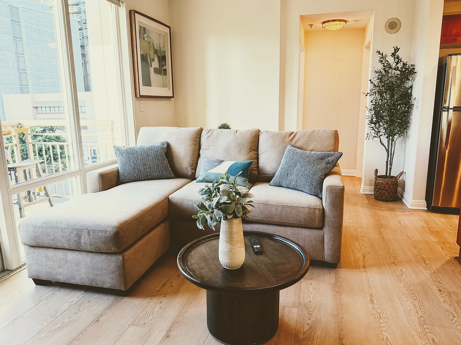 2 bed, 925 sqft, $4,495 — Photo 3