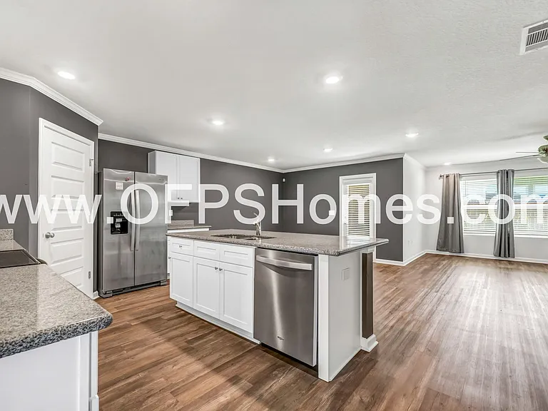 413 Scarborough St — Photo 9