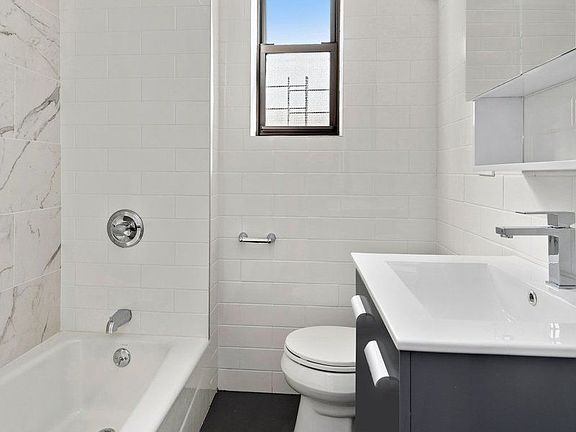 4th image of 13317 Sanford Ave APT 4B