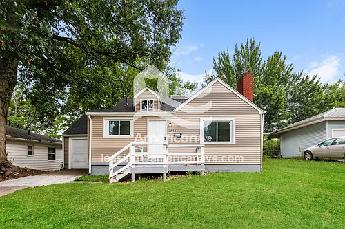 1543 Vancouver Dr Photo 1