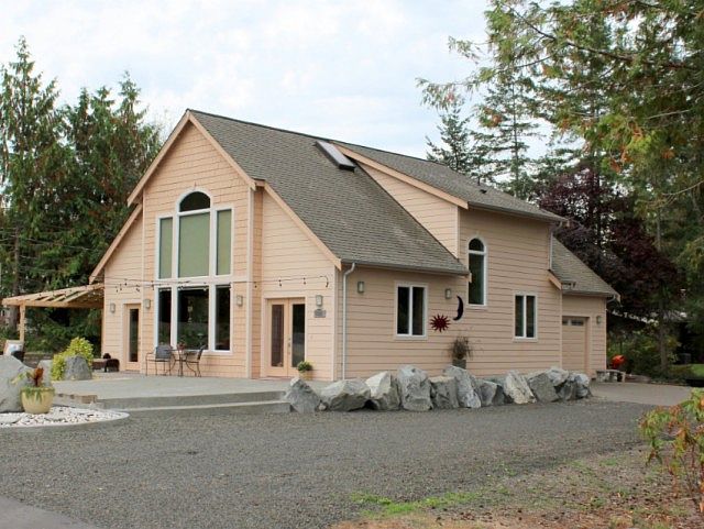 1st image of 9925 Windward Dr NW