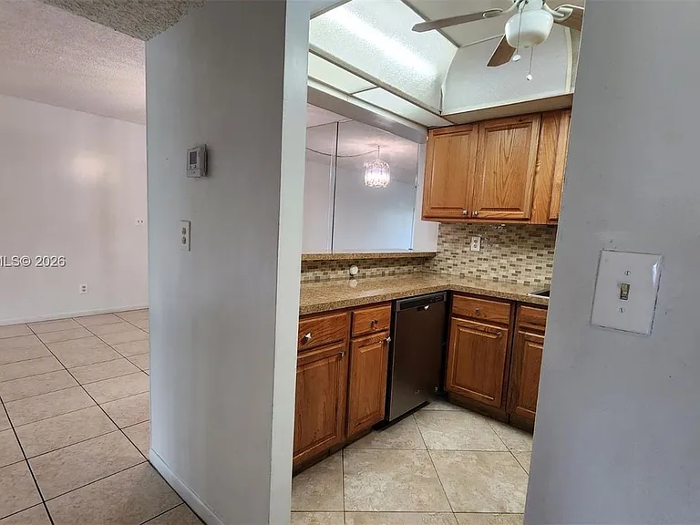 5981 Washington St #210 — Photo 7