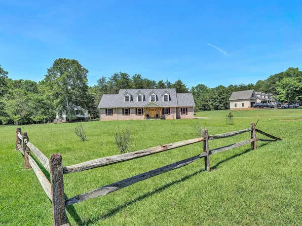2651 Timberwood Ln, Moneta, VA 24121