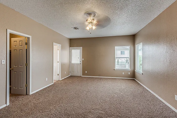 12233 Iverson Ct — Photo 17