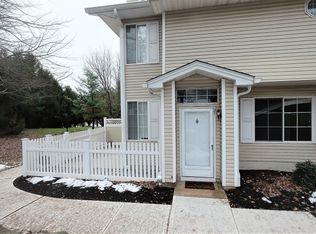 27 Academy Ct, Bedminster, NJ 07921