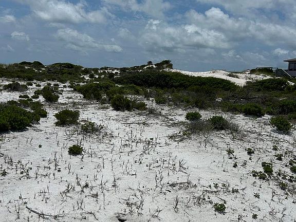2nd image of 752 Gulf Shore Dr #1