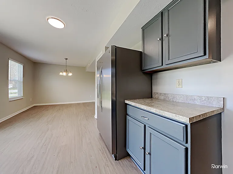7460 Pipestone Dr — Photo 2