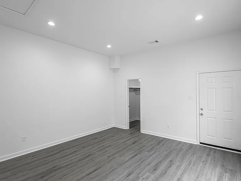 223 S Park St — Photo 9