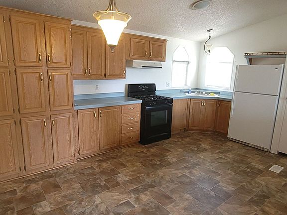 4th image of 318 McCassie Cir