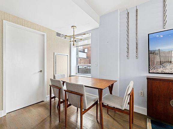 4th image of 432 W 52nd St #D7