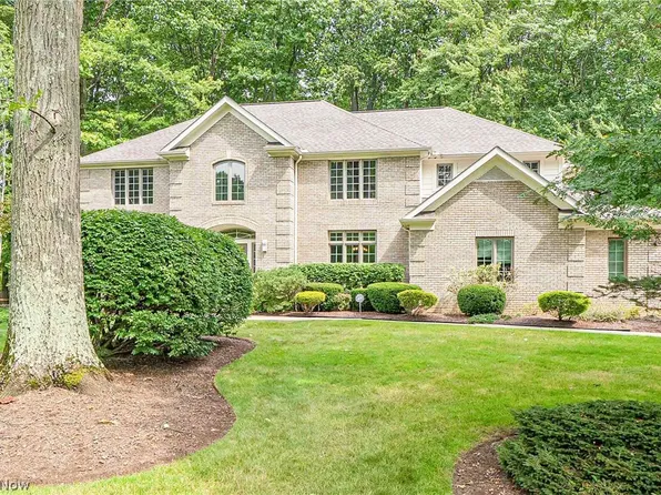 30609 Stillwater Ln, Solon, OH 44139