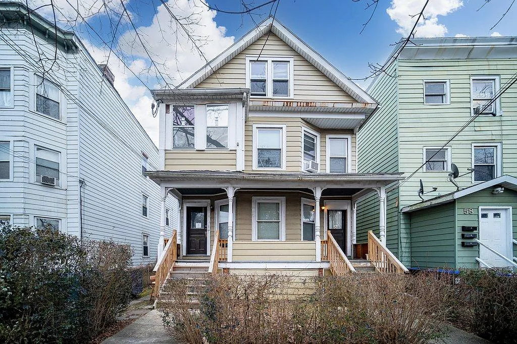 2 bed, 950 sqft, $1,800 — Photo 1