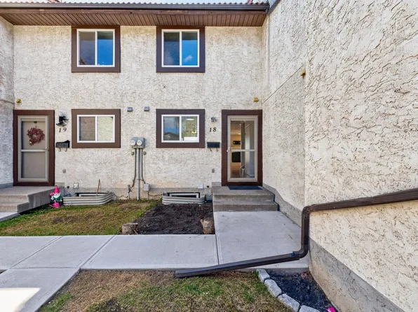 17409 95th St NW #18, Edmonton, AB T5Z 2A9