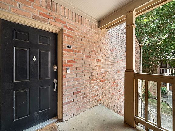 4th image of 2255 Braeswood Park Dr APT 310