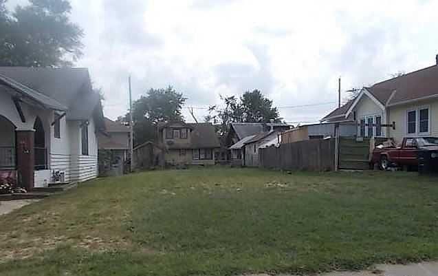 2nd image of 2869 Mary St
