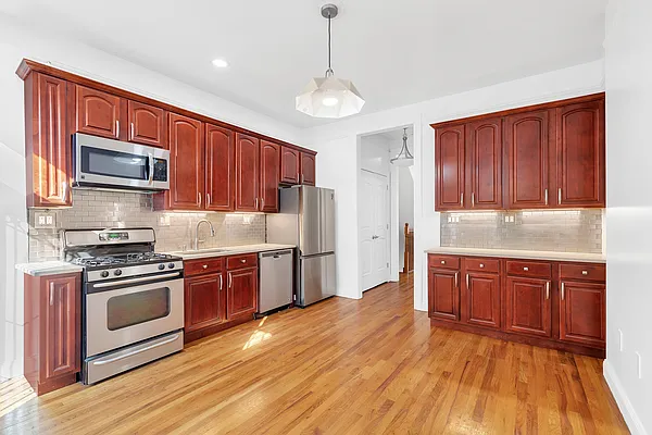 Rented by Cooper & Cooper Real Estate | media 6