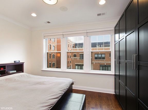 4th image of 2815 N Bell Ave