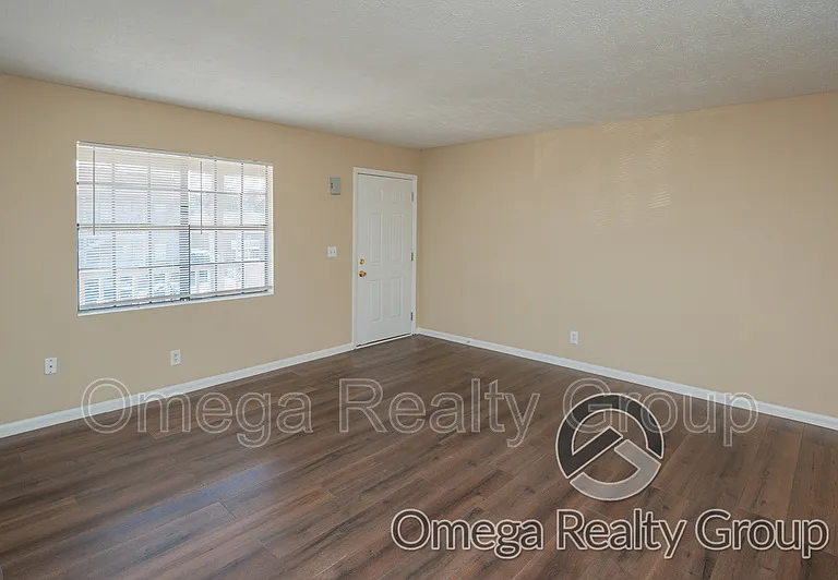 Lakeridge Apartments — Photo 77
