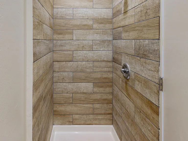 41 6th St #16 — Photo 2