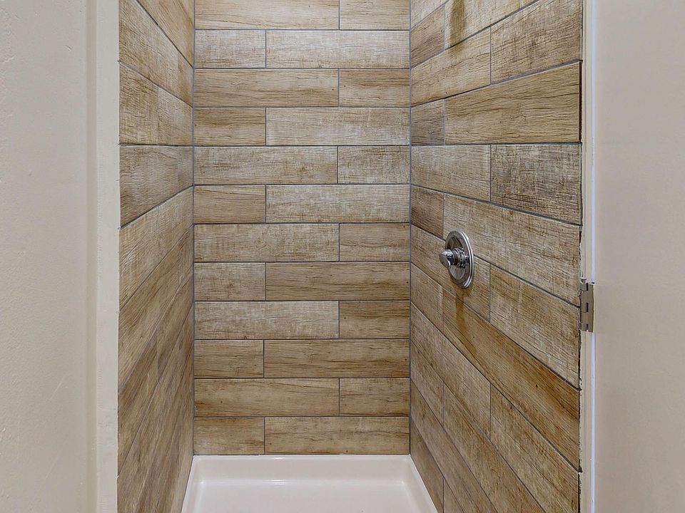 2nd image of 41 6th St #16