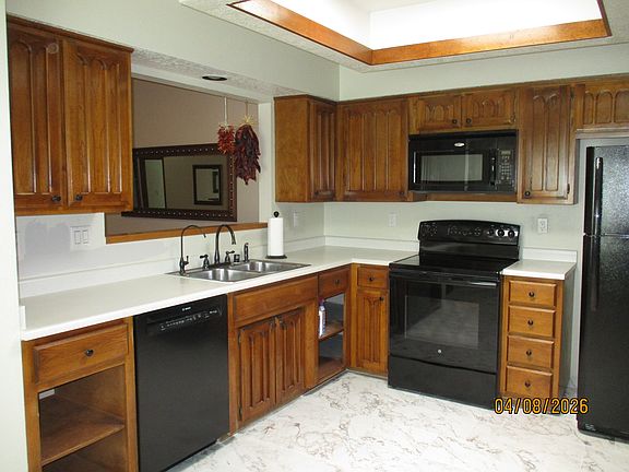 2nd image of 10409 Camino Del Oso NE