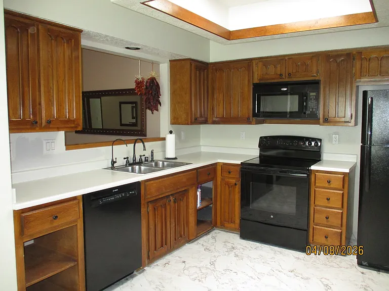 10409 Camino Del Oso NE — Photo 2