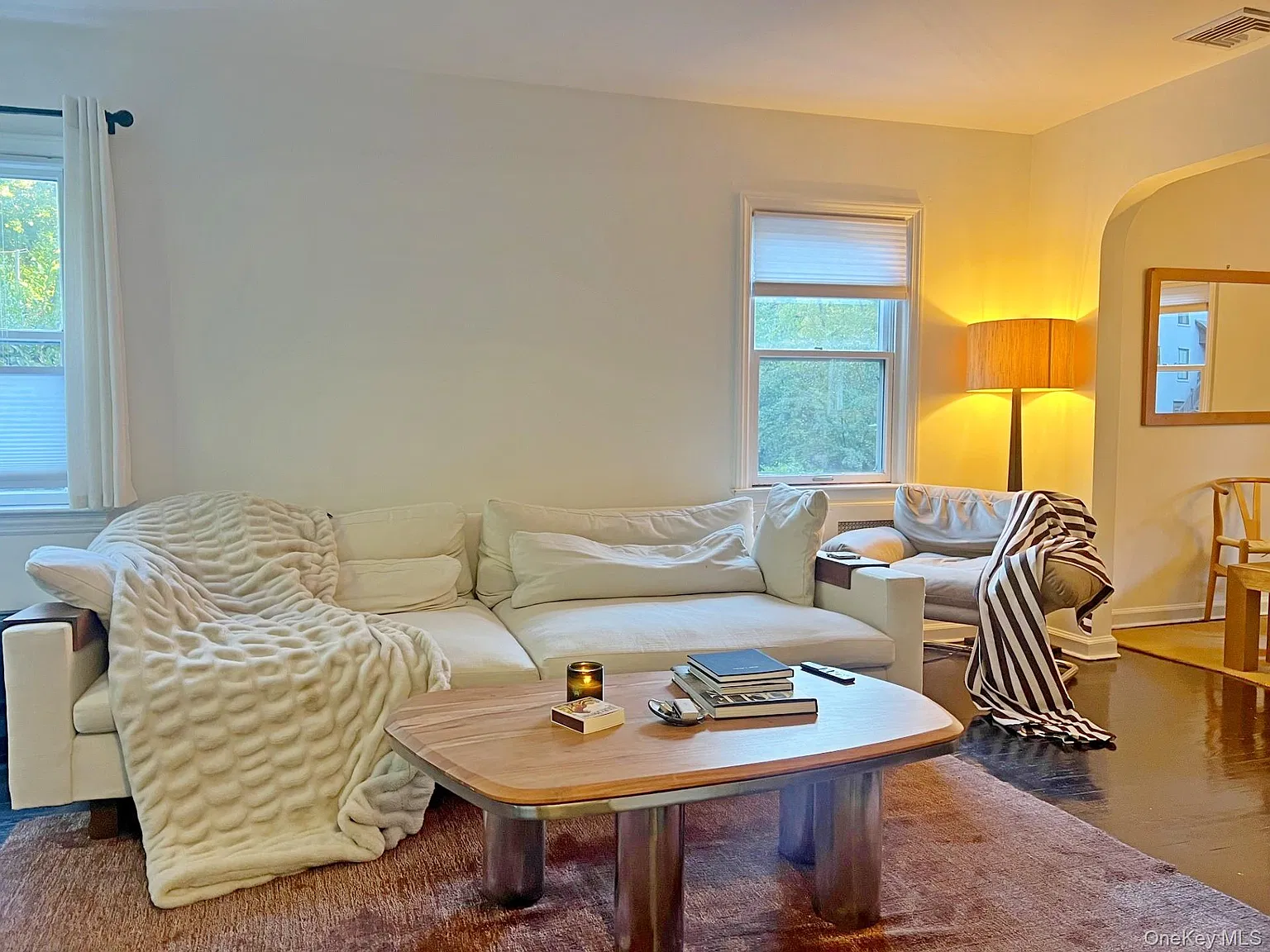 3 bed, 2.0 bath, 1417 sqft, $5,000 — Photo 4