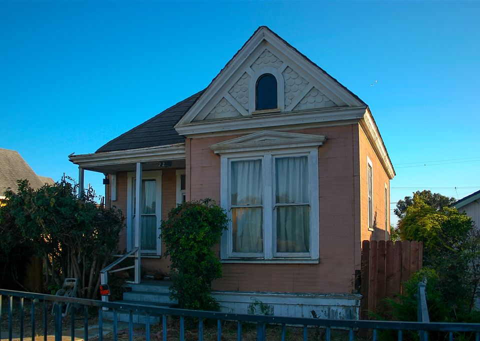 2nd image of 2211 Julian Ave