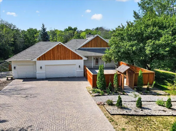 5869 W Branch Rd, Mound, MN 55364