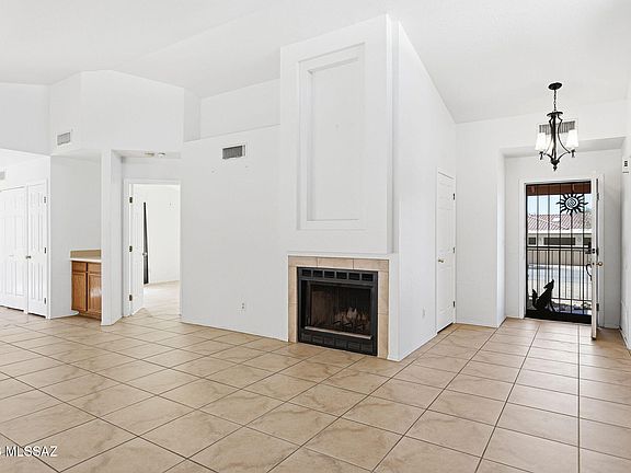 5th image of 200 E Ridgeland St