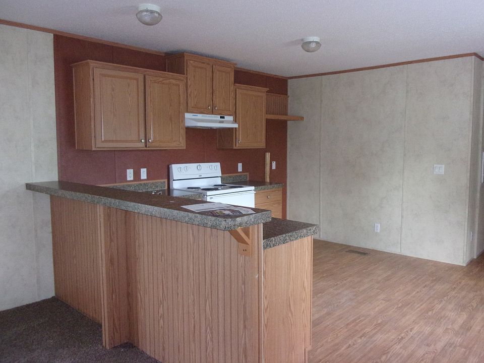 2nd image of 102 Applewood Ln