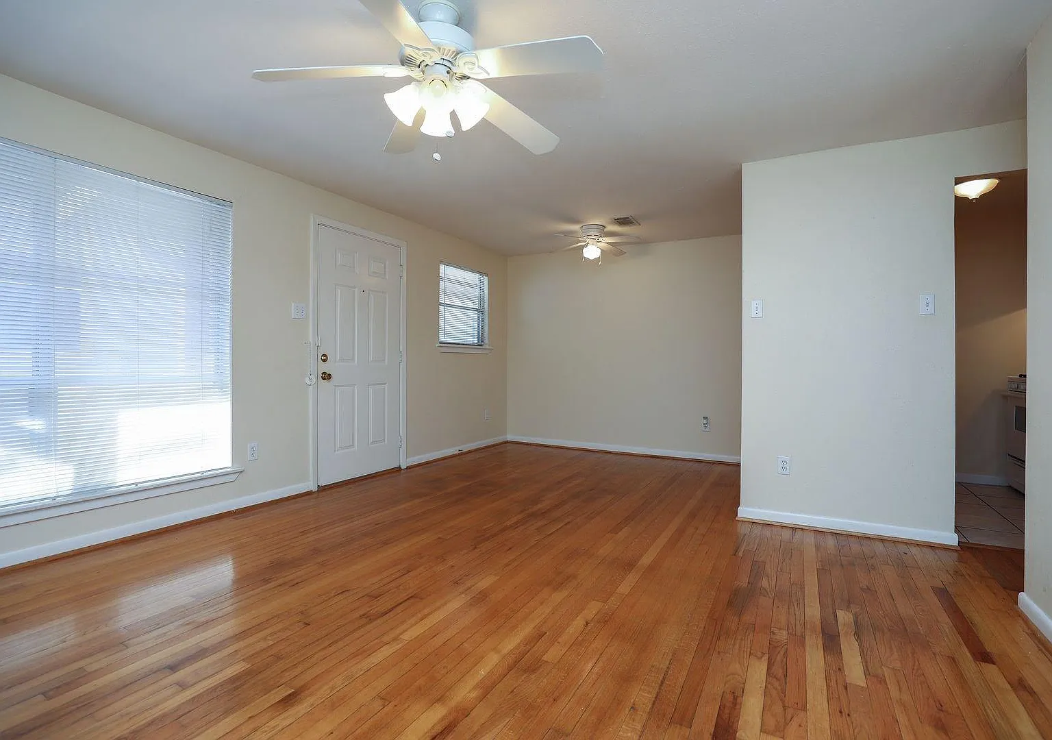 1 bed, 1.0 bath, 730 sqft, $1,220 — Photo 4