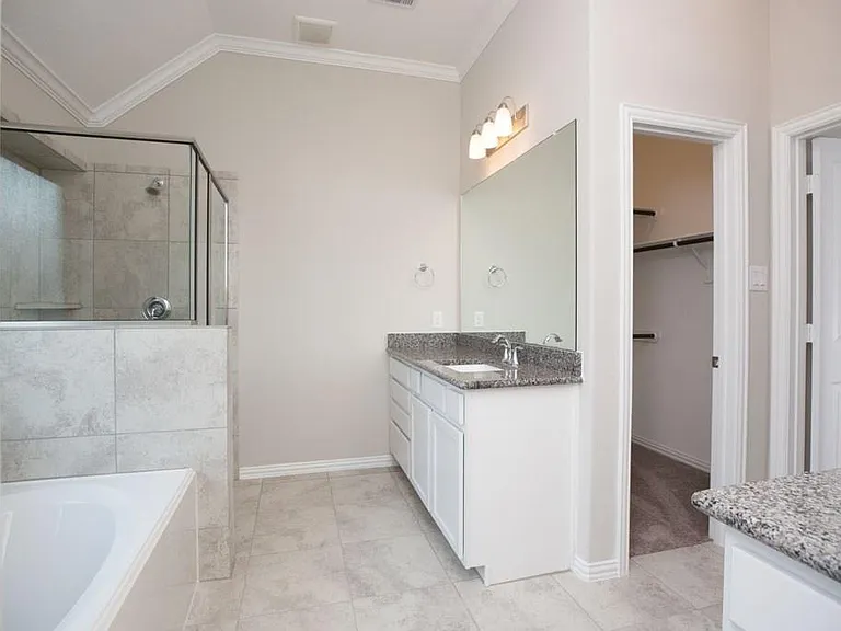 15810 Vanderpool River Dr — Photo 16